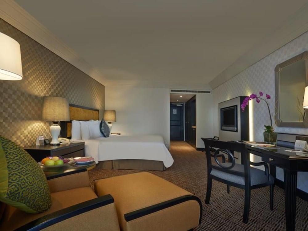 Grand Millennium Hotel 5*