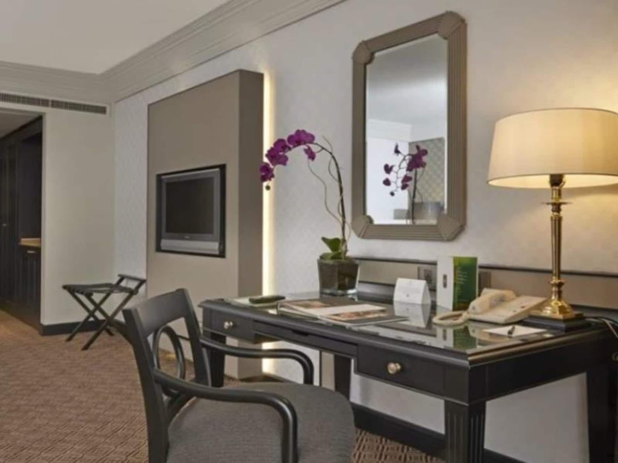 Hotel Grand Millennium 5*